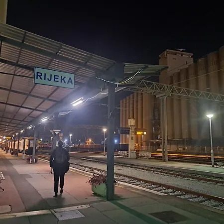 Peron 4-city & Station