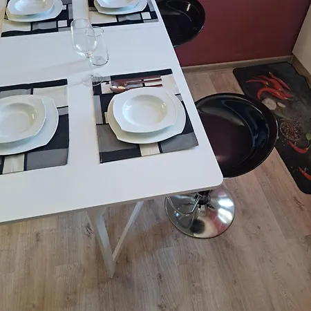 Apartman Peron 4-city & Station *