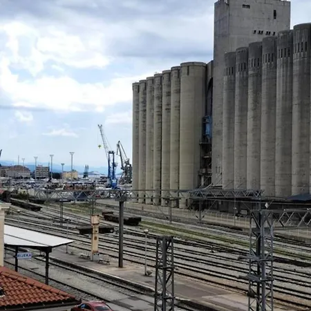 Peron 4-city & Station * Rijeka