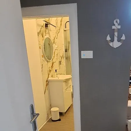 Apartment Peron 4-city & Station Rijeka
